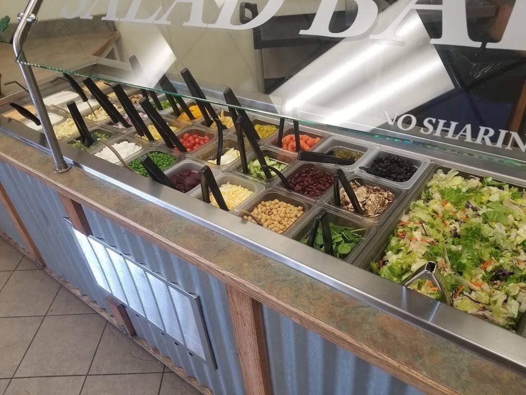 Mountain Mikes Pizza | meal delivery | Road East, 1901 Oro Dam Blvd E, Oroville, CA 95965, USA | 5305339660 OR +1 530-533-9660