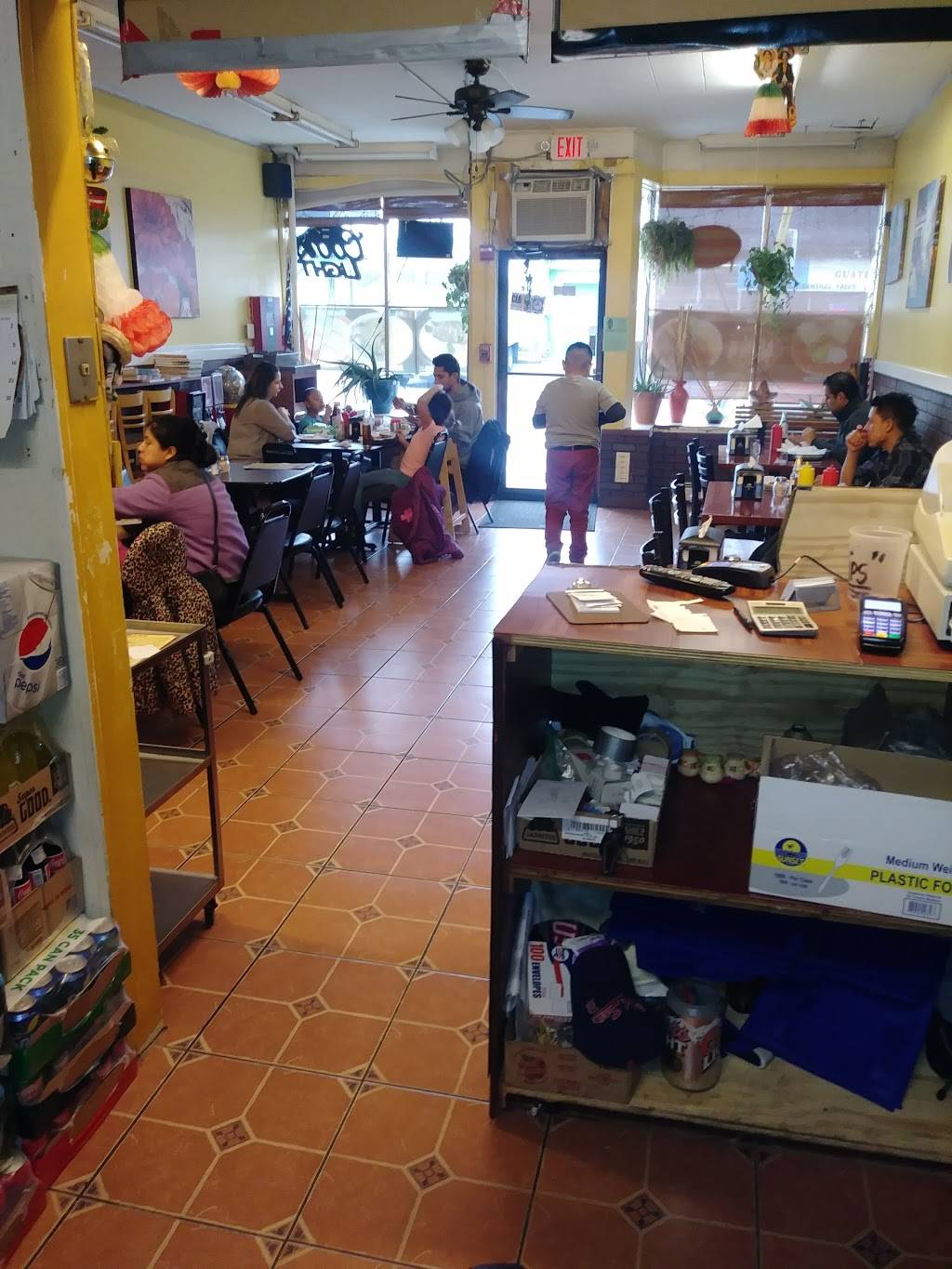 Los Tres Amigo Taqueria Inc | restaurant | 735 Dexter St, Central Falls, RI 02863, USA | 4017253331 OR +1 401-725-3331