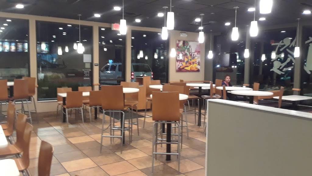 Taco Bell | meal takeaway | 3606 N Golden State Blvd, Turlock, CA 95382, USA | 2096683830 OR +1 209-668-3830