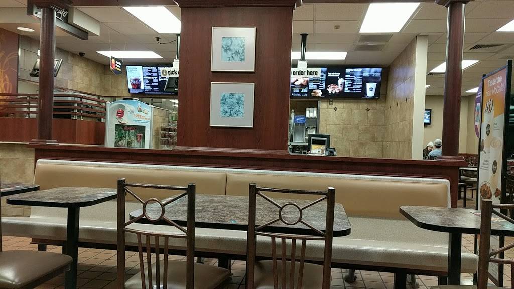 McDonalds | cafe | 1696 E Sternberg Rd, Muskegon, MI 49444, USA | 2317987681 OR +1 231-798-7681