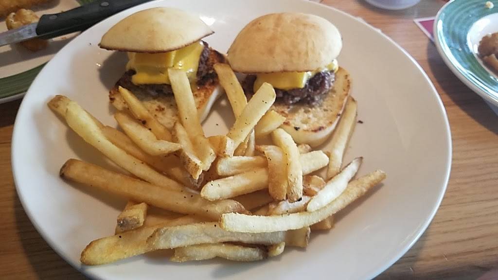 Applebees Grill + Bar | restaurant | 900 S Washington St, North Attleborough, MA 02760, USA | 5086434660 OR +1 508-643-4660