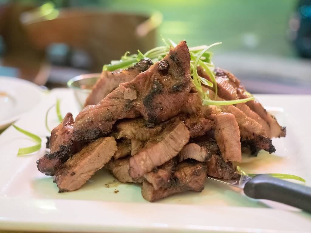 Isla Pilipina Restaurant | restaurant | 2501 W Lawrence Ave, Chicago, IL 60625, USA | 7732712988 OR +1 773-271-2988