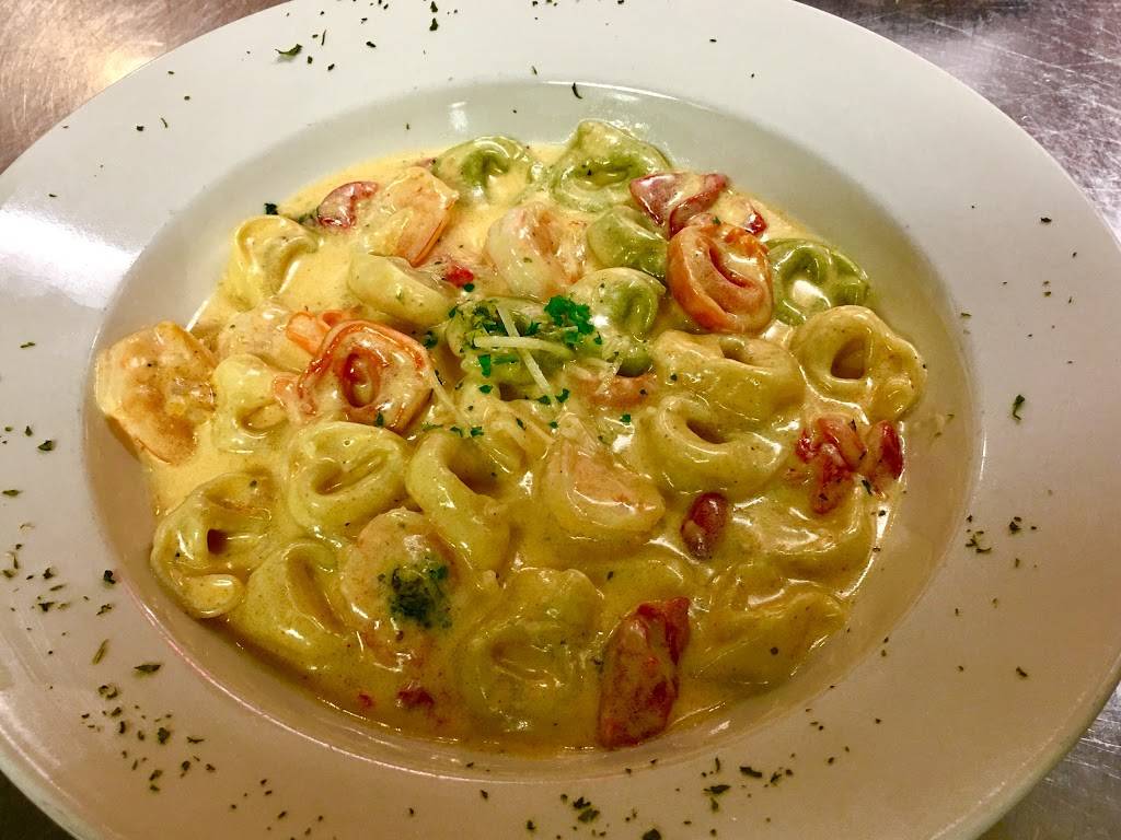 Giovannis Italiano Cucina | restaurant | 1921 TN-394 Ste G, Blountville, TN 37617, USA | 4233234441 OR +1 423-323-4441