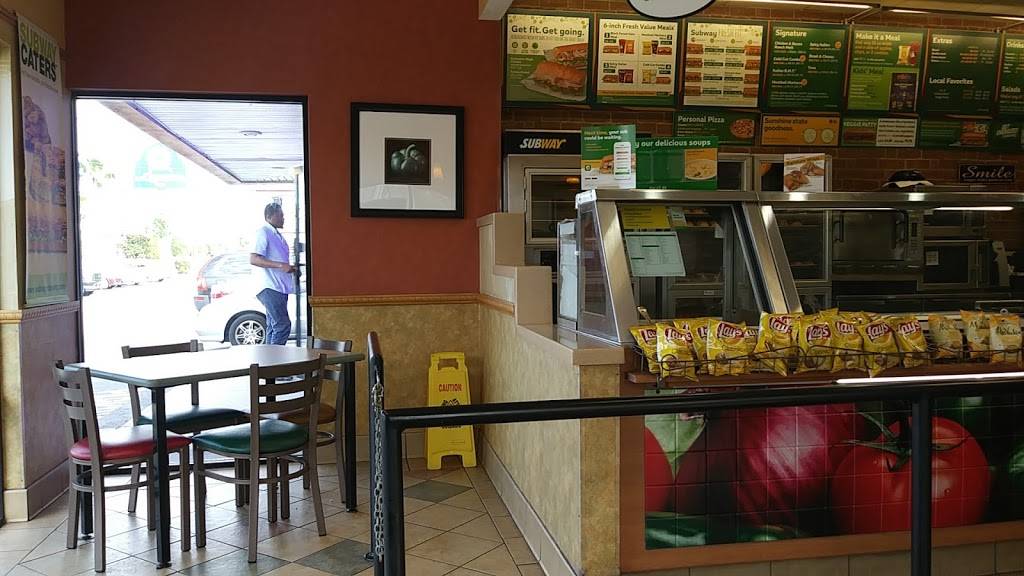 Subway Restaurants | restaurant | 4644 W Gandy Blvd Unit 10 Gandy, Plaza West, Tampa, FL 33611, USA | 8138311141 OR +1 813-831-1141