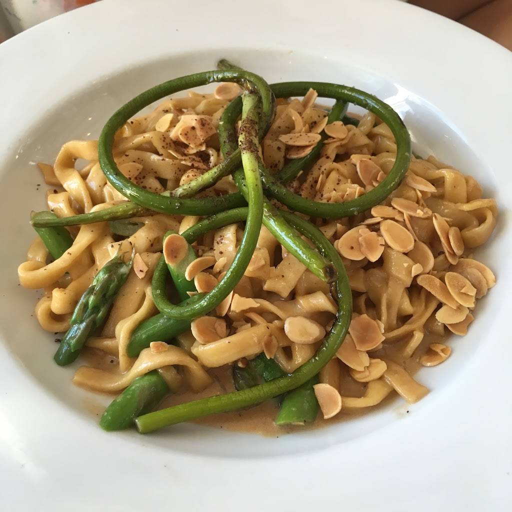 Lannes et Pacifique | restaurant | 200 Rue Beaubien E, Montréal, QC H2S 1R4, Canada | 5144391001 OR +1 514-439-1001