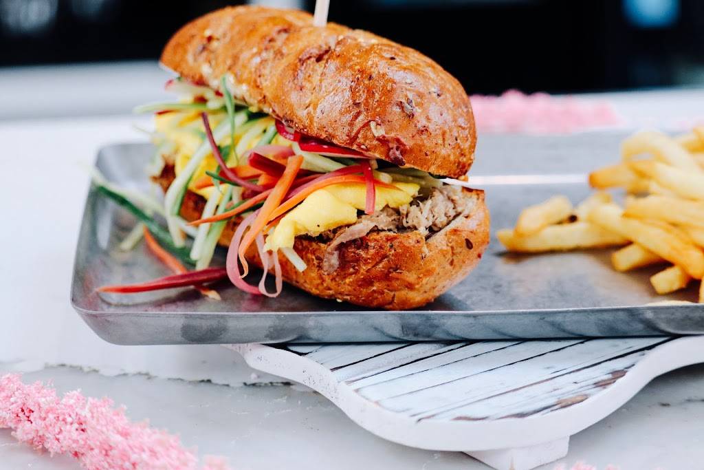 Centre Street Kitchen | restaurant | 1224 W Webster Ave, Chicago, IL 60614, USA | 3128151917 OR +1 312-815-1917