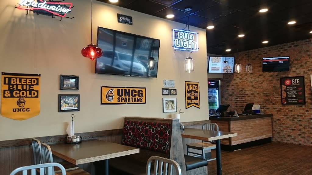 Pizza Hut | restaurant | 1719 Spring Garden St, Greensboro, NC 27403, USA | 3366630644 OR +1 336-663-0644