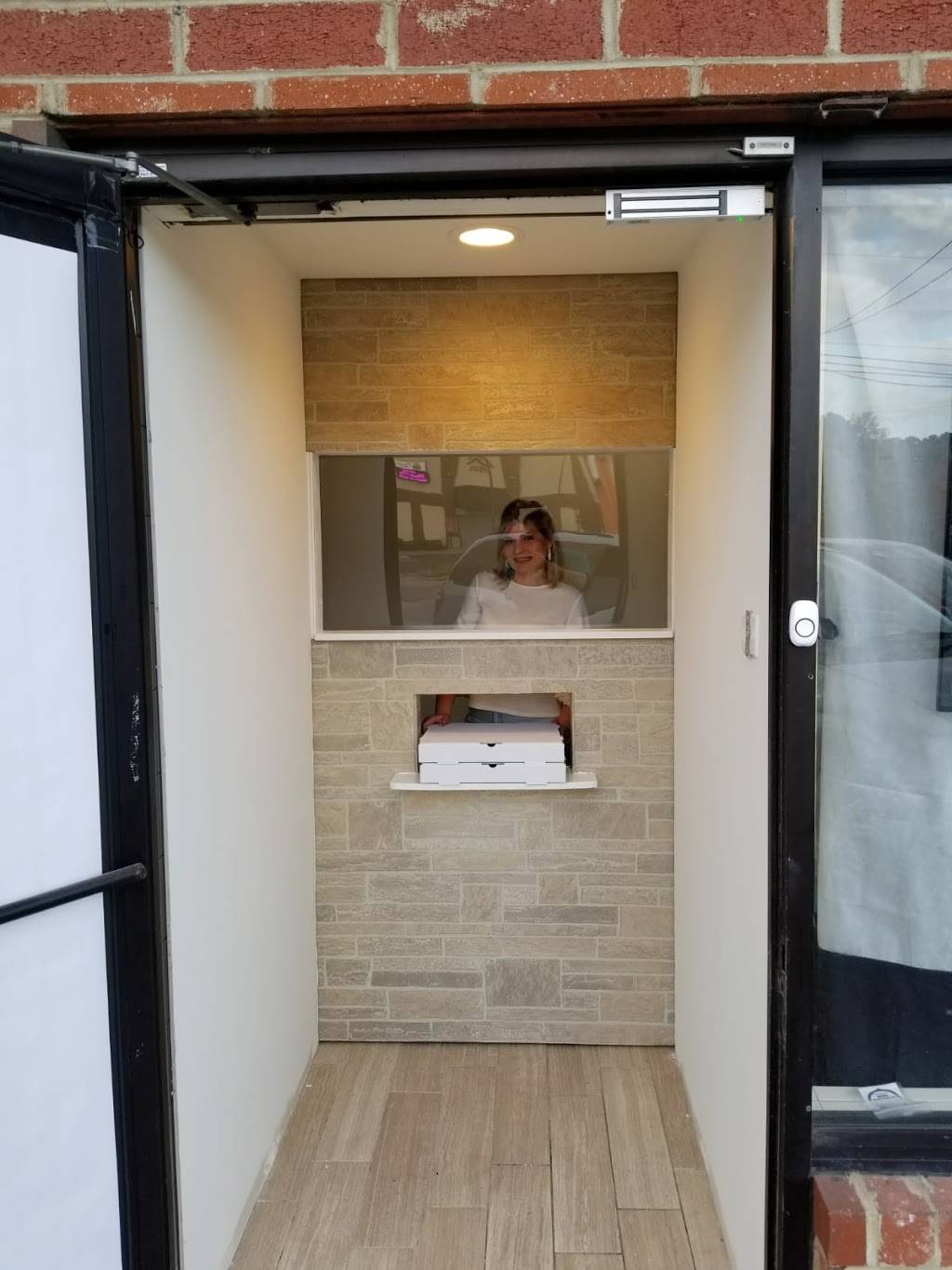 On The Way Foods | restaurant | 923 N Miami Blvd, Durham, NC 27703, USA | 9199734100 OR +1 919-973-4100