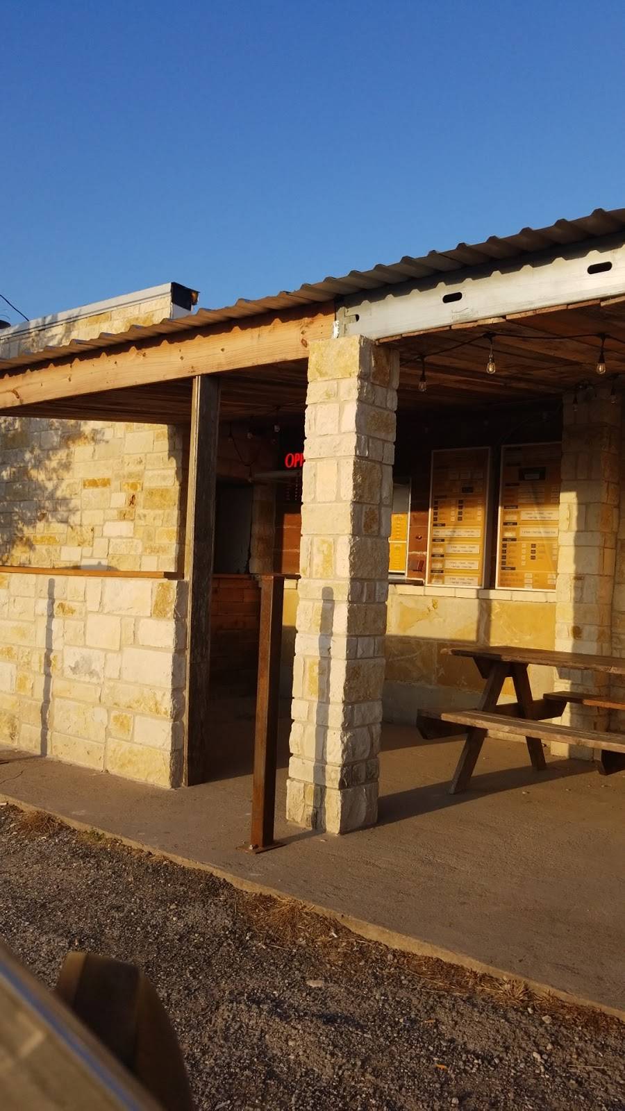 Rodriguez Mexican Kitchen | restaurant | 101 N 4th St, Jarrell, TX 76537, USA | 5127464172 OR +1 512-746-4172