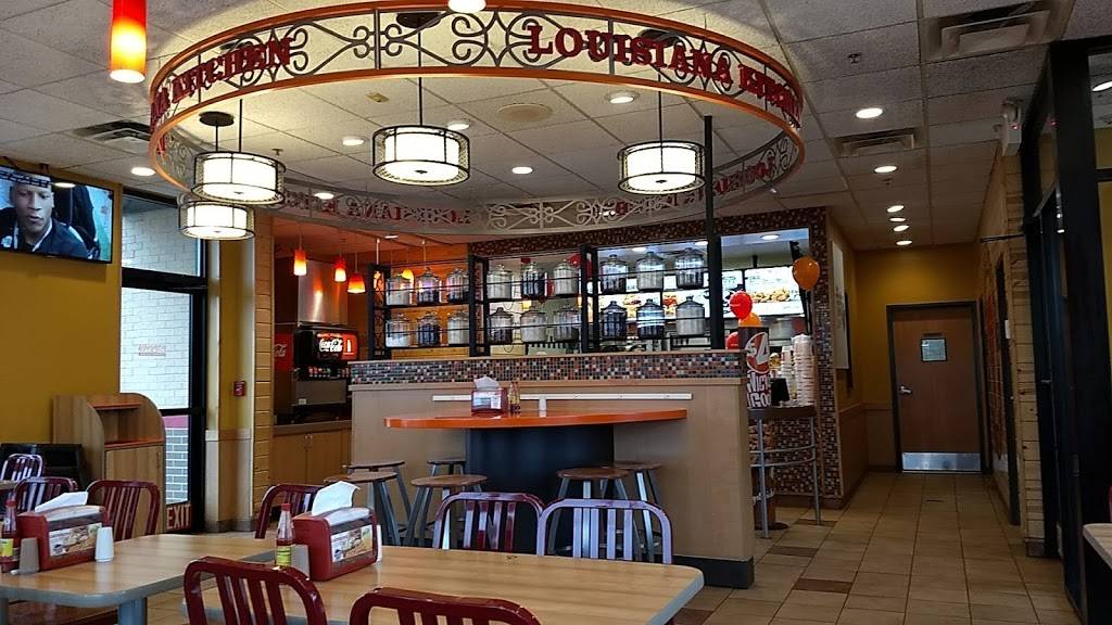Popeyes Louisiana Kitchen | restaurant | 2180 Randall Rd, Carpentersville, IL 60110, USA | 8475511843 OR +1 847-551-1843
