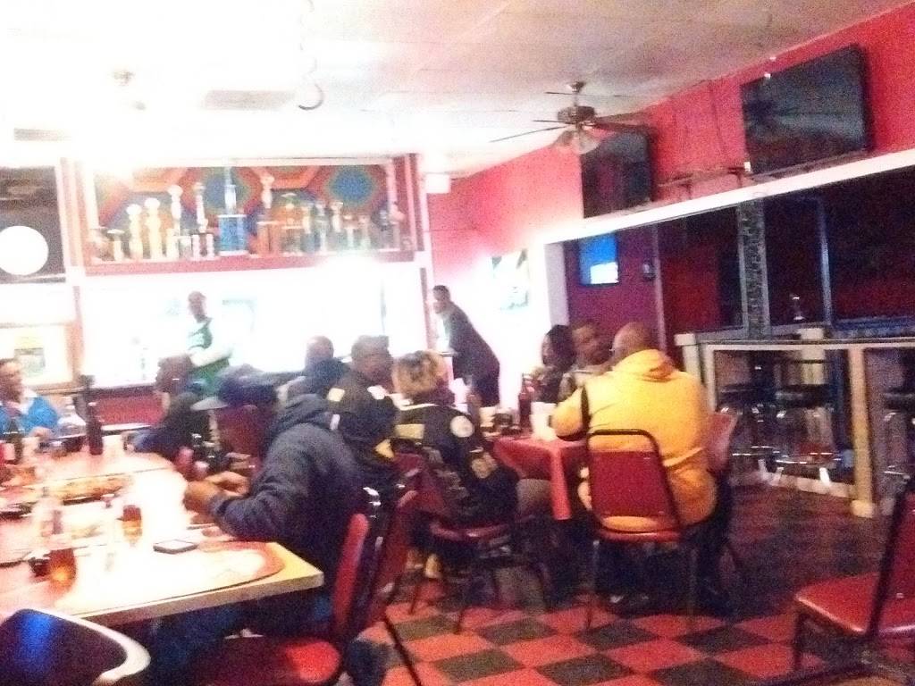 L D Restaurant & Lounge | restaurant | 1422 Thomas St, Memphis, TN 38107, USA | 9015256248 OR +1 901-525-6248