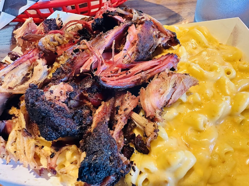 Bootleg BBQ | restaurant | 778 Main Rd, Westport, MA 02790, USA | 7743093002 OR +1 774-309-3002