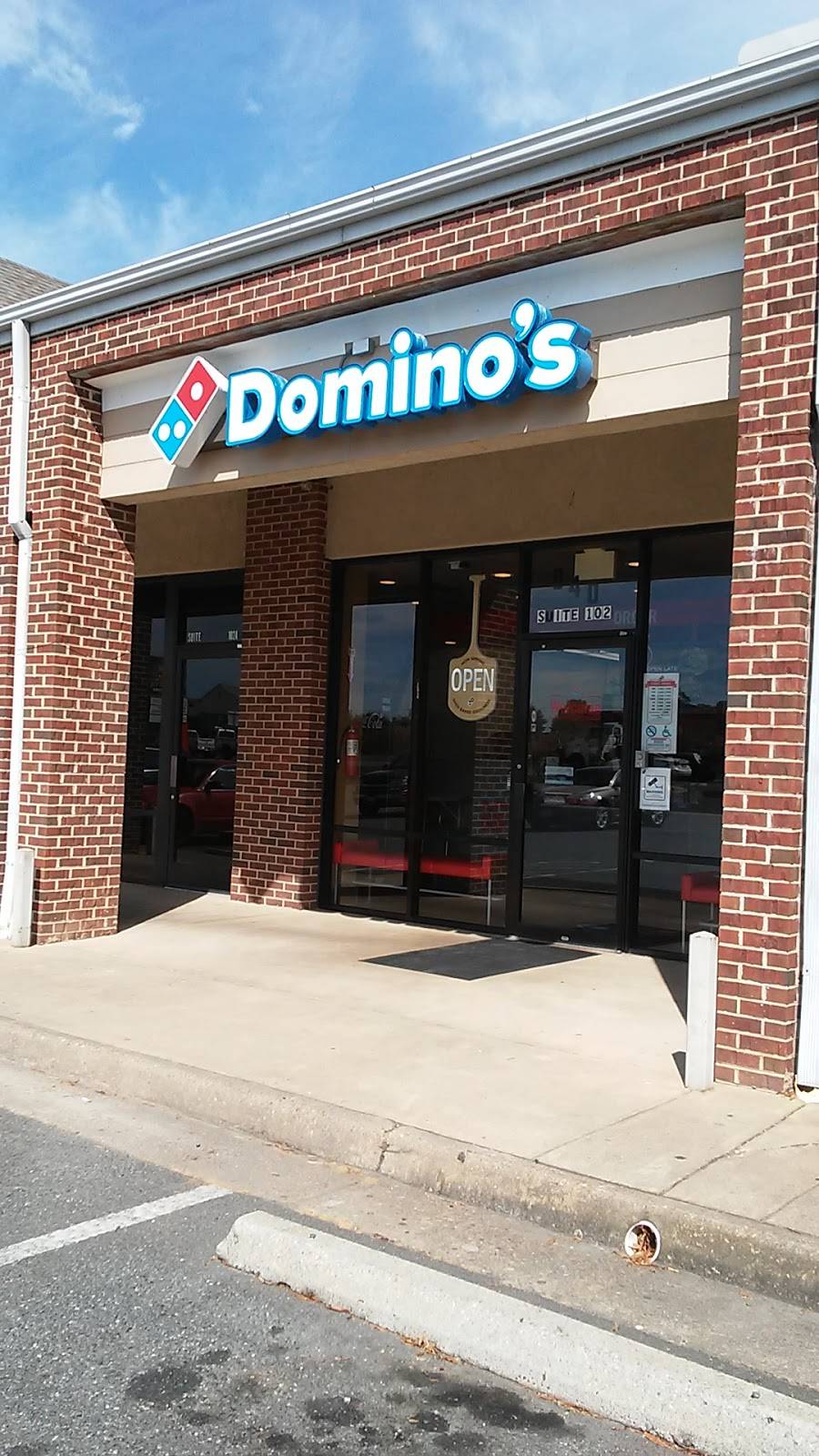 Dominos Pizza | meal delivery | 840 Warrenton Rd Ste 102, Fredericksburg, VA 22406, USA | 5403741515 OR +1 540-374-1515