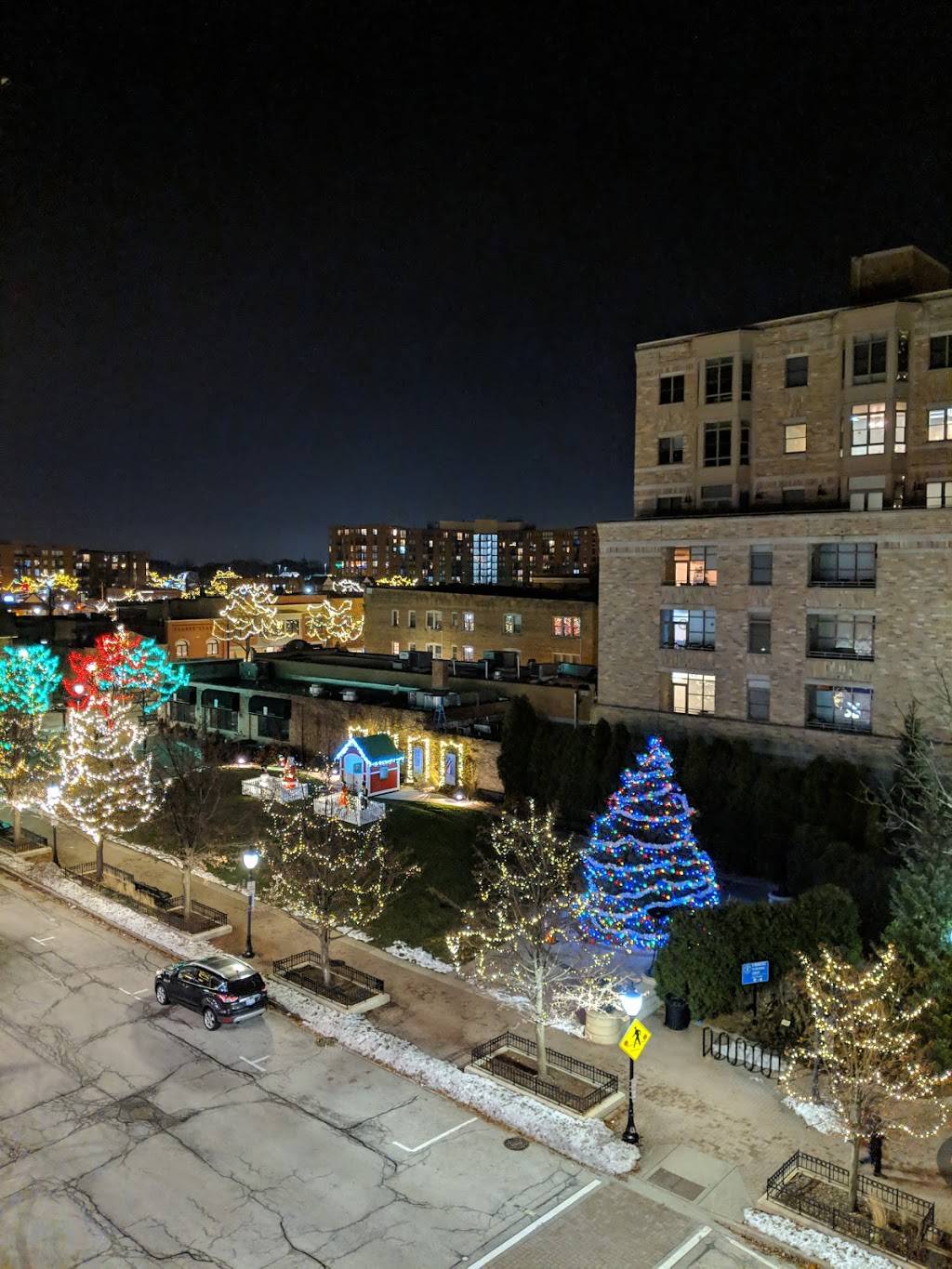 Hey Nonny Live Music + Local Kitchen | restaurant | 10 S Vail Ave, Arlington Heights, IL 60005, USA | 2242020750 OR +1 224-202-0750