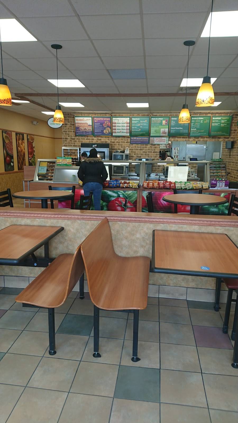 Subway | restaurant | 48 Monongahela Ave, Glassport, PA 15045, USA | 4128965372 OR +1 412-896-5372