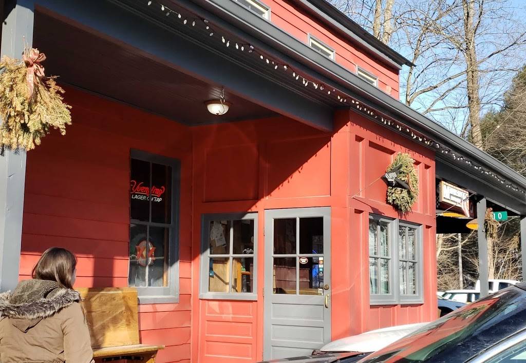 Minisink Hotel | restaurant | 110 Post Office Rd, Minisink Hills, PA 18341, USA | 5704219787 OR +1 570-421-9787