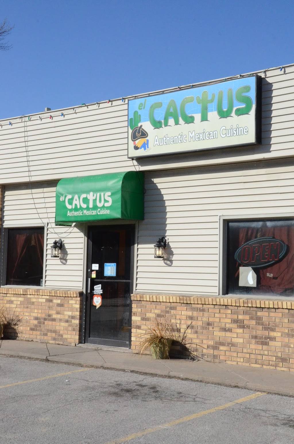 Super Taco Express Authentic Mexican Cuisine | restaurant | 104 1st Ave, Coralville, IA 52241, USA | 3193540444 OR +1 319-354-0444