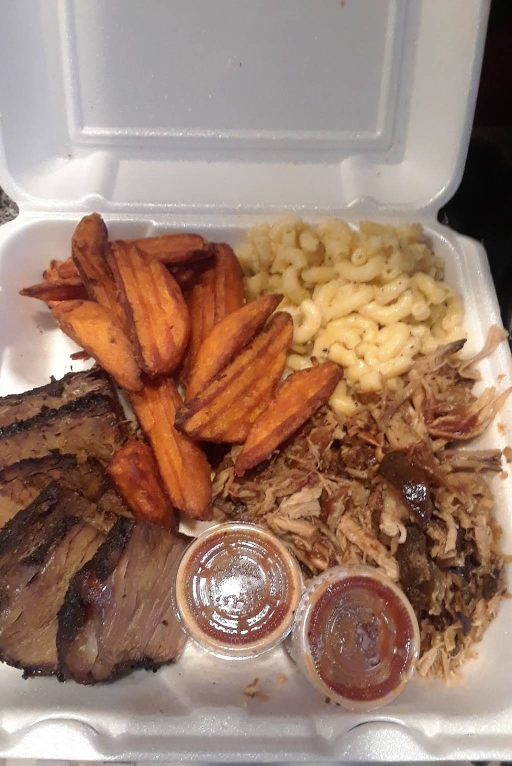 Larry Js BBQ Cafe | restaurant | 600 D St, Boston, MA 02210, USA | 6173489800 OR +1 617-348-9800