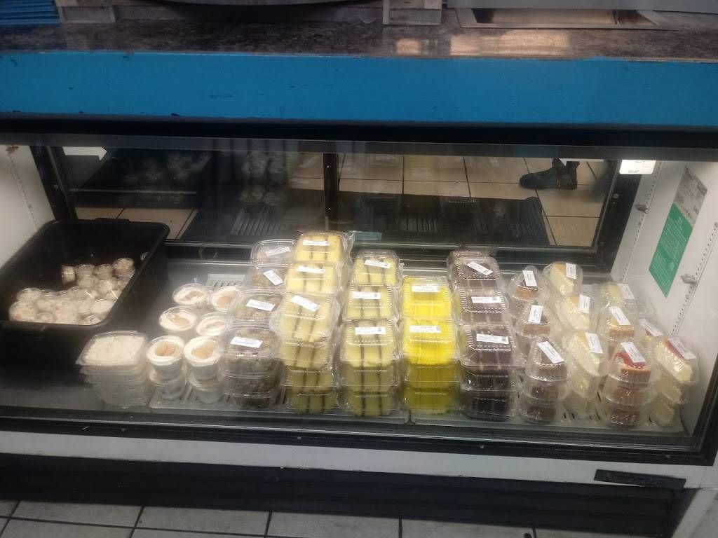 Sharks Fish & chicken Grill | restaurant | 5053 W Division St, Chicago, IL 60651, USA | 7734172451 OR +1 773-417-2451