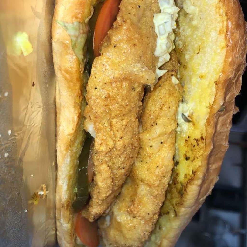 Chubbies chicken &fish | restaurant | 2150 N E St, San Bernardino, CA 92405, USA | 9094024022 OR +1 909-402-4022