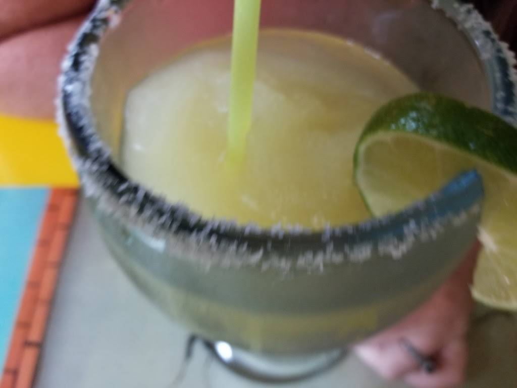 Los Tres Caminos | restaurant | 212 E North Ave, Flora, IL 62839, USA | 6186623416 OR +1 618-662-3416