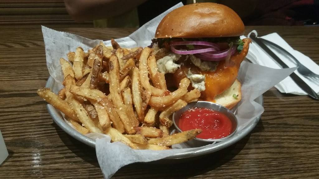 The Pint Room | restaurant | 2620 W Belleview Ave, Littleton, CO 80123, USA | 7202833200 OR +1 720-283-3200