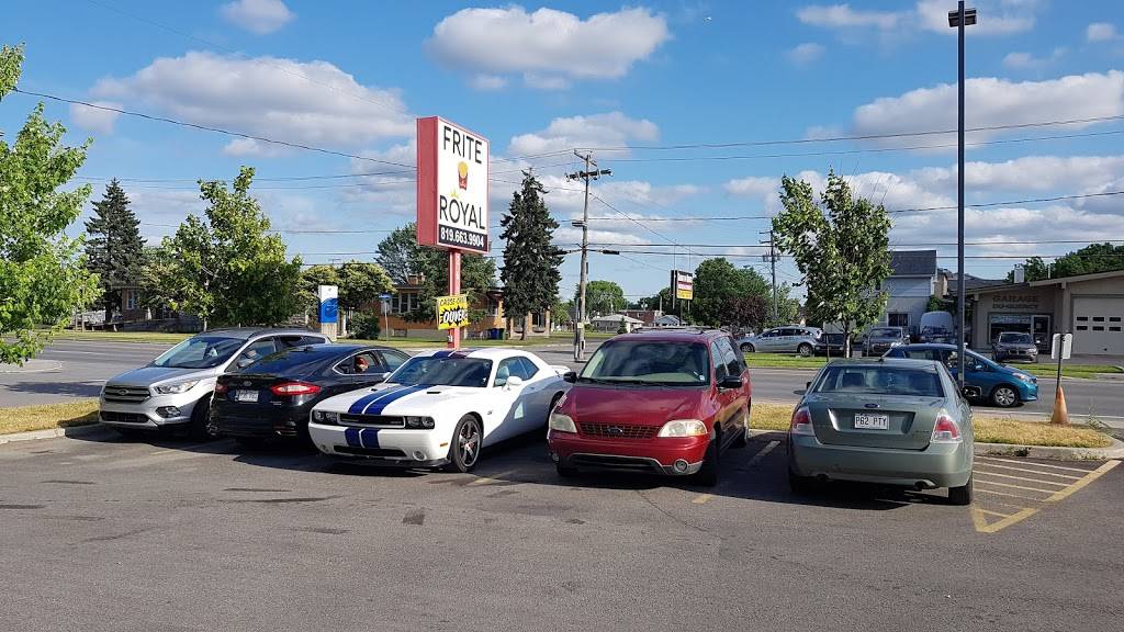 Casse Croute Frite Royal | restaurant | 253 Boulevard Maloney E, Gatineau, QC J8P 1C3, Canada | 8196639904 OR +1 819-663-9904