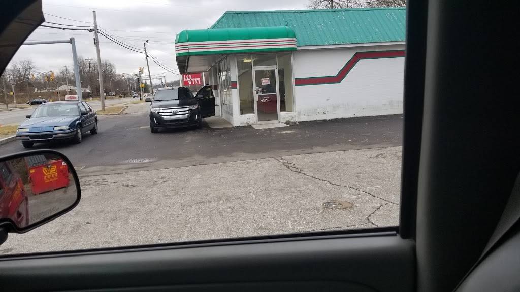 Papa Johns Pizza | restaurant | 905 Market St, Charlestown, IN 47111, USA | 8122564501 OR +1 812-256-4501