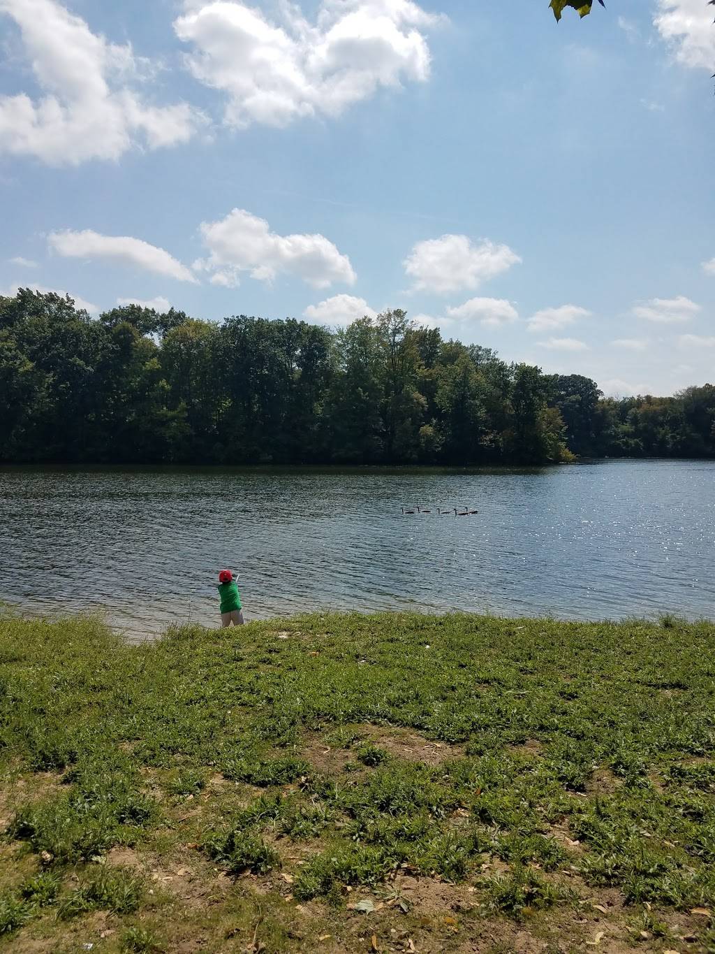 Lake Pointe Yacht Club Inc | restaurant | 37604 Ann Arbor Rd, Livonia, MI 48150, USA | 7345911868 OR +1 734-591-1868