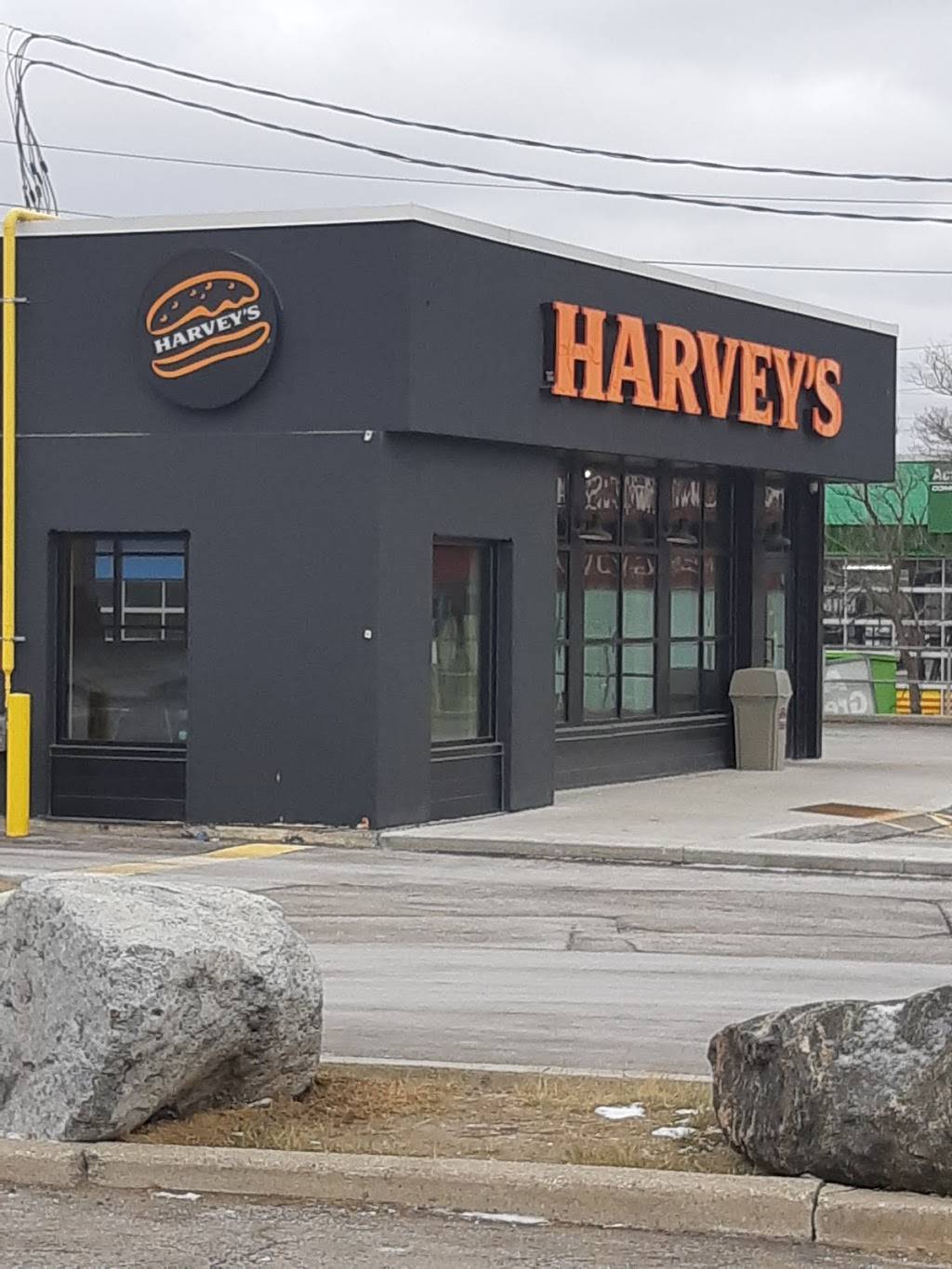Harveys | restaurant | 2030 Hwy #7, Concord, ON L4K 1W6, Canada | 4373171331 OR +1 437-317-1331