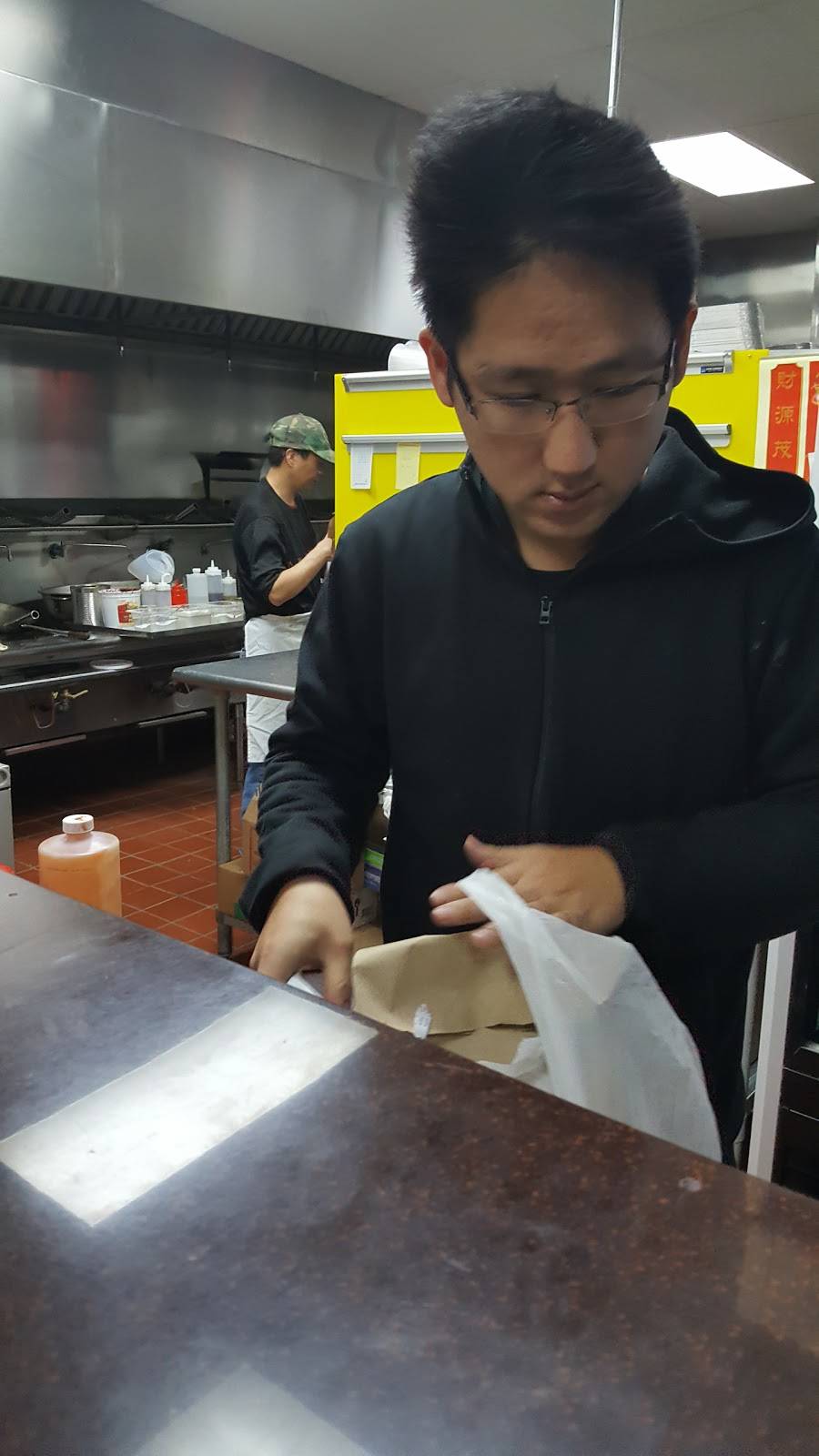 New Hardee | restaurant | 835 Dekalb Ave, Brooklyn, NY 11221, USA | 7183840338 OR +1 718-384-0338