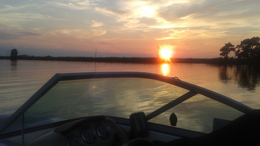 Marina Del Ray | restaurant | 100 Marina Del Ray Dr, Madisonville, LA 70447, USA | 9852027046 OR +1 985-202-7046