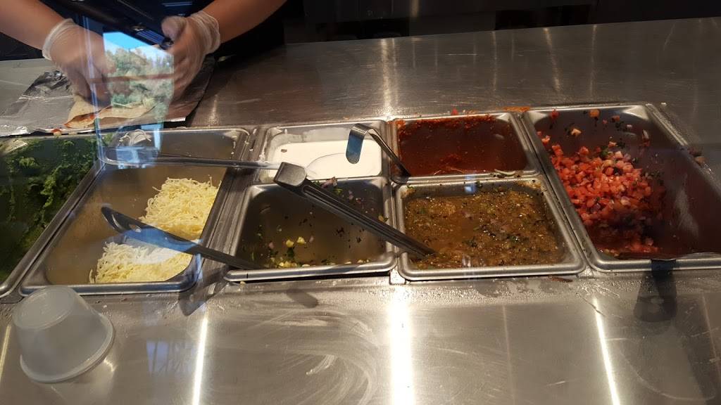 Chipotle Mexican Grill | restaurant | 4C Peninsula Center, Rolling Hills Estates, CA 90274, USA | 3102650031 OR +1 310-265-0031