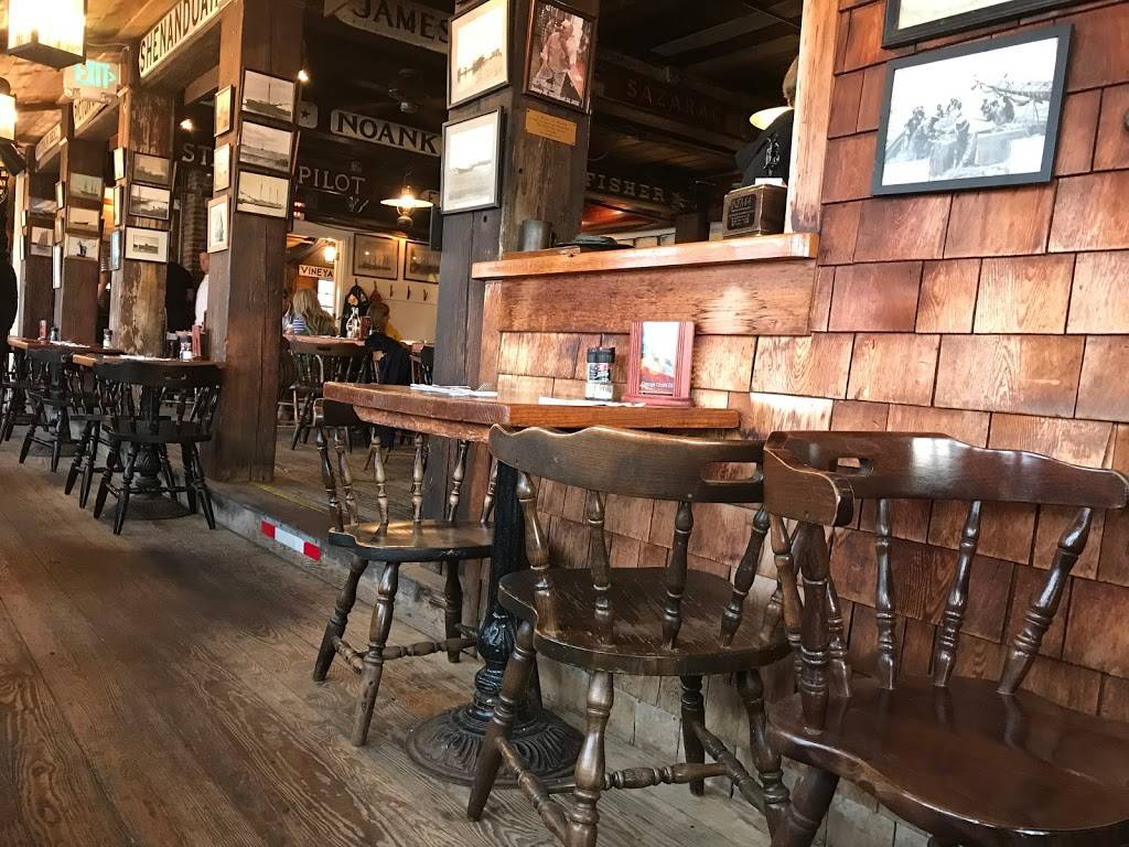 The Black Dog Tavern | restaurant | 20 Beach Street Extension, Vineyard Haven, MA 02568, USA | 5086939223 OR +1 508-693-9223