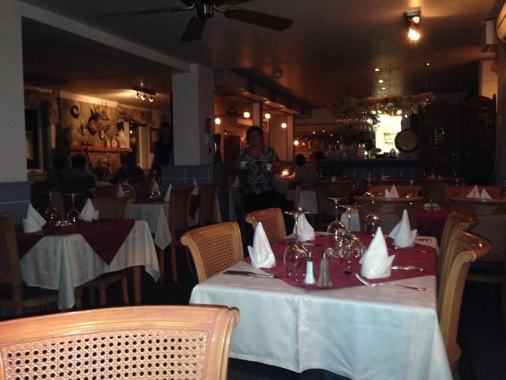 Restaurant Le Sauvignon | restaurant | 140 Rue Principale, Saint-Sauveur, QC J0R 1R6, Canada | 4502272232 OR +1 450-227-2232