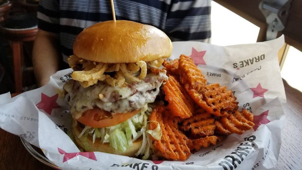 Drakes Burlington | restaurant | 1377 Boone Station Dr, Burlington, NC 27215, USA | 3365674780 OR +1 336-567-4780