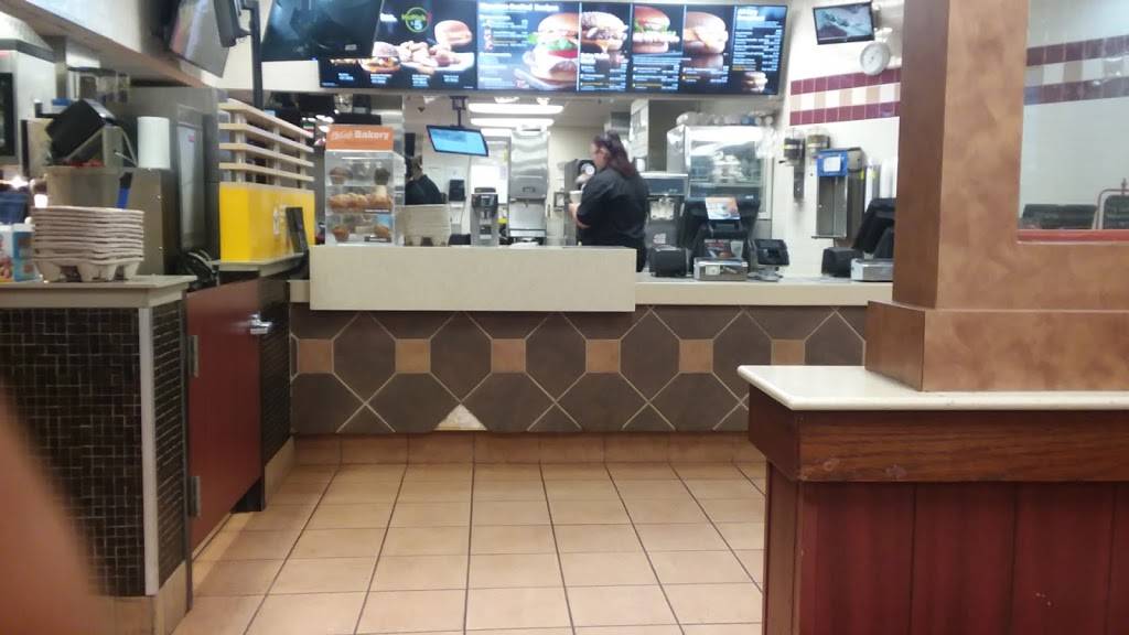 McDonalds | cafe | 124B Indian Rock Rd, Windham, NH 03087, USA | 6038938205 OR +1 603-893-8205