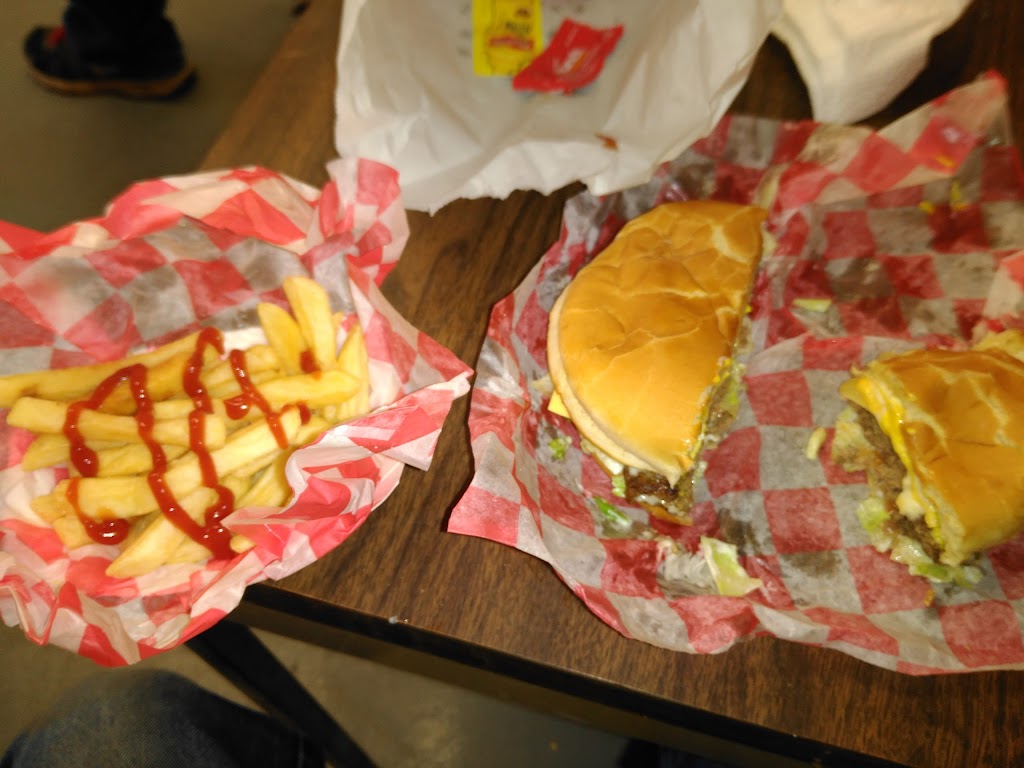 Fays Fat Burger | restaurant | 2215 Desiard St, Monroe, LA 71201, USA | 3184101809 OR +1 318-410-1809