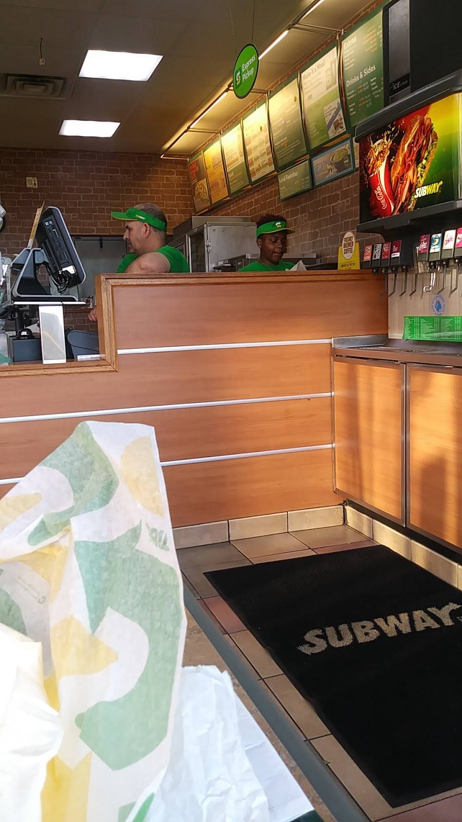 Subway | restaurant | 6510 Harvard Ave, Cleveland, OH 44105, USA | 2166410100 OR +1 216-641-0100