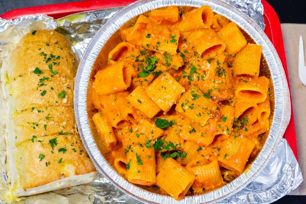 Oliveris Pizzeria | meal delivery | 14 Lebanon St, Hamilton, NY 13346, USA | 3158244444 OR +1 315-824-4444