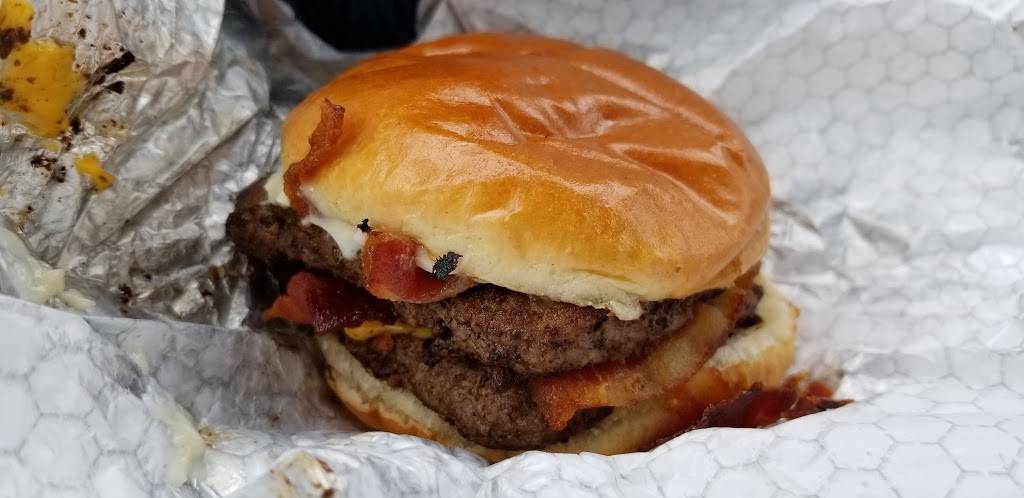 Wendys | restaurant | 558 Griswold Rd, Elyria, OH 44035, USA | 4403288015 OR +1 440-328-8015