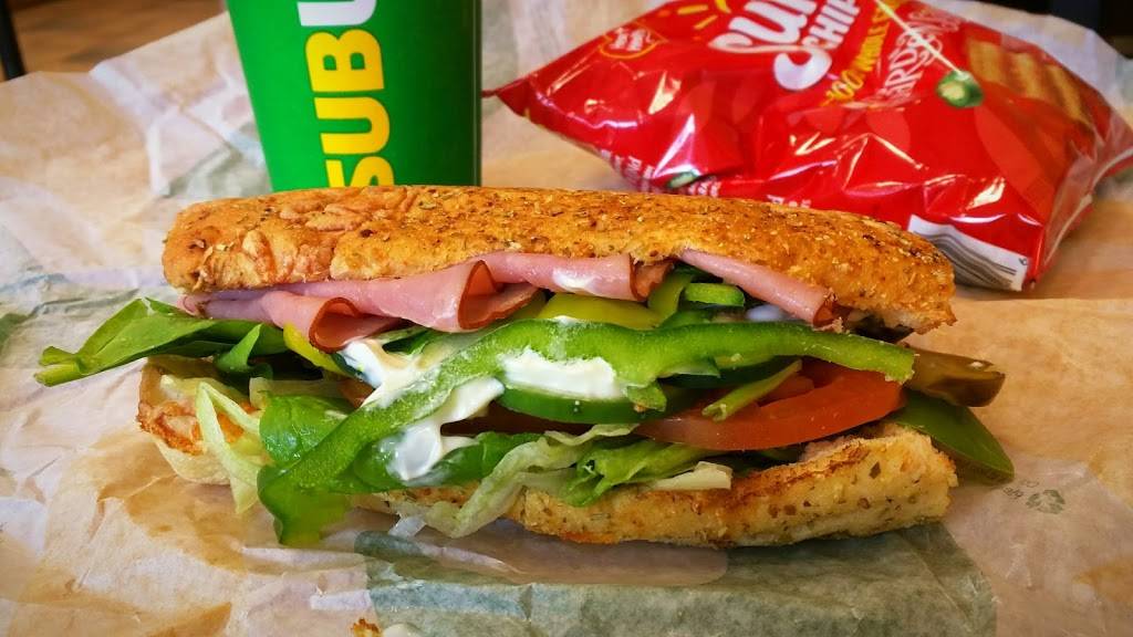 Subway | restaurant | 8605 Westwood Center Dr Suite 140, Tysons, VA 22182, USA | 7036638555 OR +1 703-663-8555