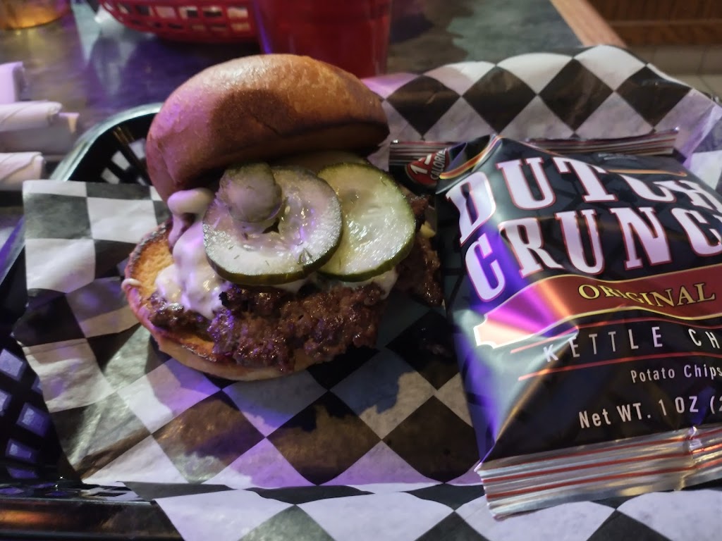 Bay Street Burger Dive | restaurant | 731 Randolph Ave, St Paul, MN 55102, USA | 6512943240 OR +1 651-294-3240