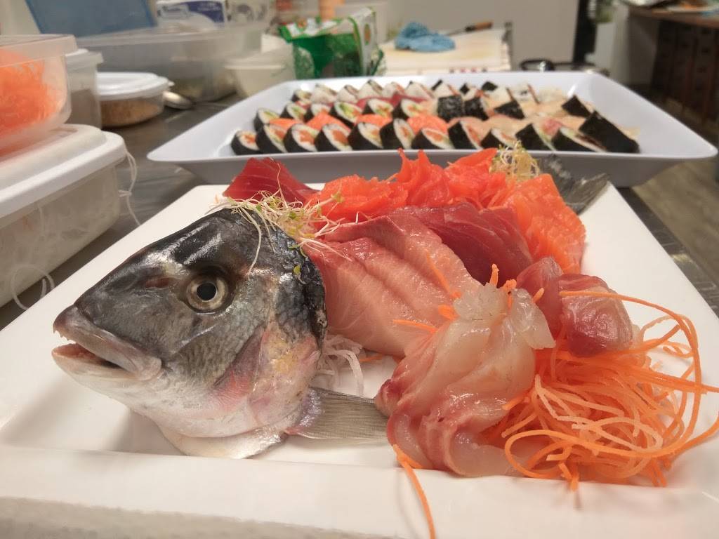 Chanoch Sushi | restaurant | 6947 Av Wilderton, Montréal, QC H3S 2M4, Canada | 5146163879 OR +1 514-616-3879