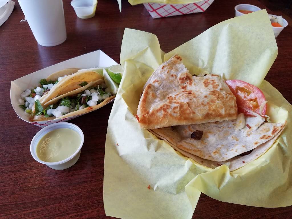 El Paisa | restaurant | 2008 N Interstate 35E, Carrollton, TX 75006, USA | 9722424300 OR +1 972-242-4300