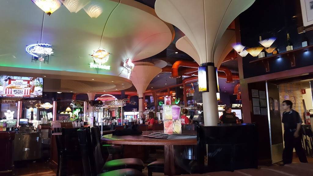 Dave & Busters | restaurant | 11780 Fountains Way, Maple Grove, MN 55369, USA | 7634939815 OR +1 763-493-9815