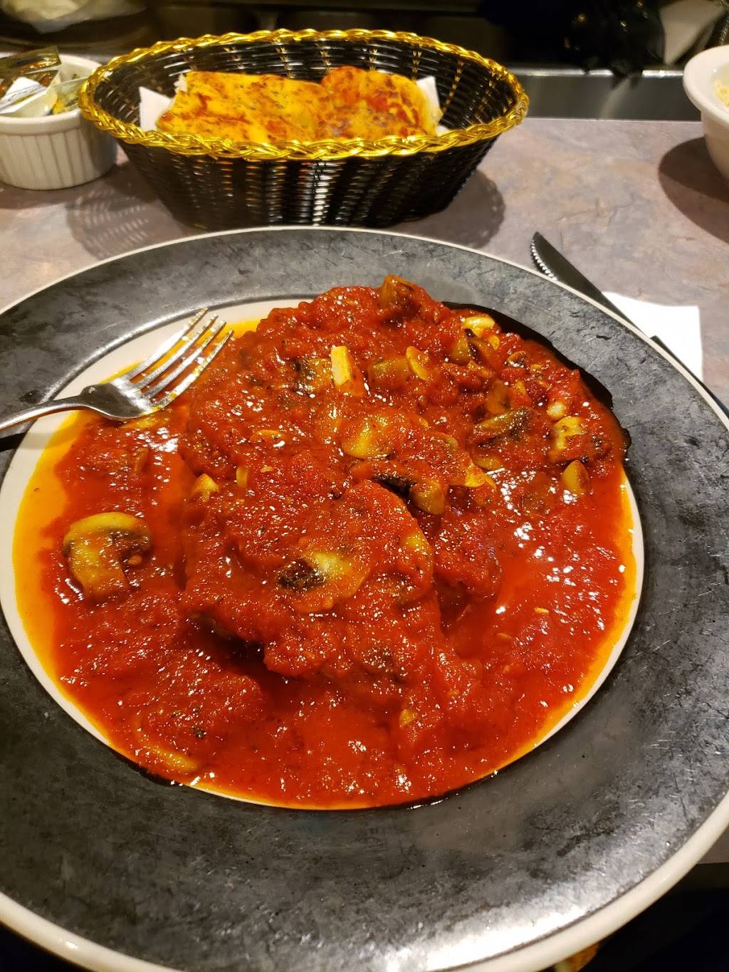 Ferraros Restaurant & Pizzeria | restaurant | 1061 Amboy Ave, Edison, NJ 08837, USA | 7322253113 OR +1 732-225-3113