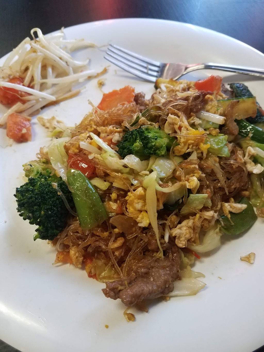 Thai 1 Kitchen | restaurant | 560 W 19th St, Costa Mesa, CA 92627, USA | 9497227437 OR +1 949-722-7437