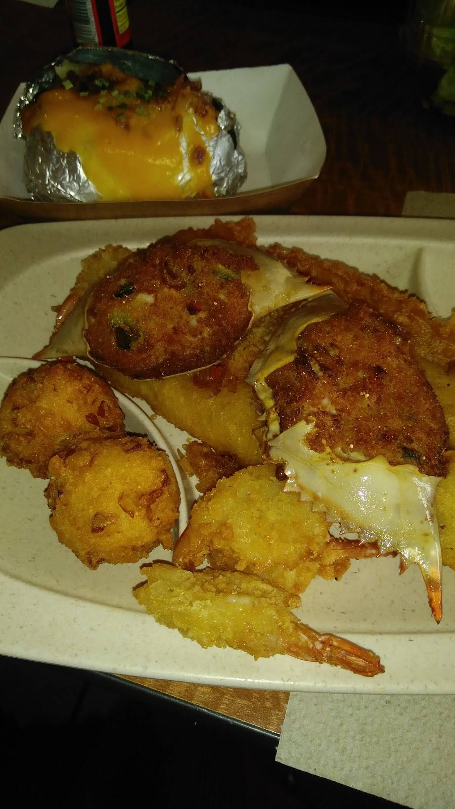 Captain Ds | restaurant | 437 N Green St, Henderson, KY 42420, USA | 2708261929 OR +1 270-826-1929