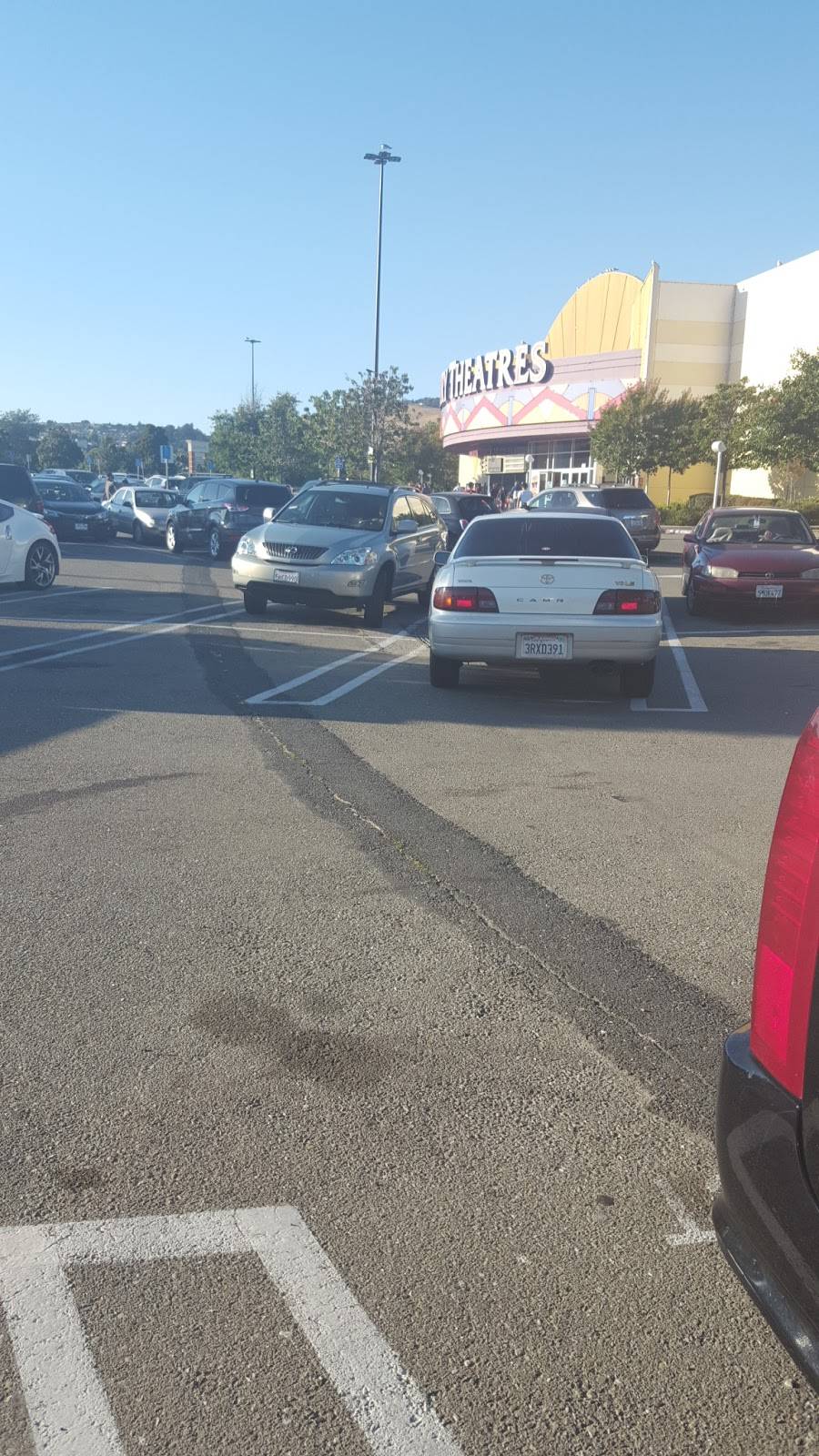 Century 16 Bayfair Mall | meal takeaway | 15555 E 14th St, San Leandro, CA 94578, USA | 5102769684 OR +1 510-276-9684